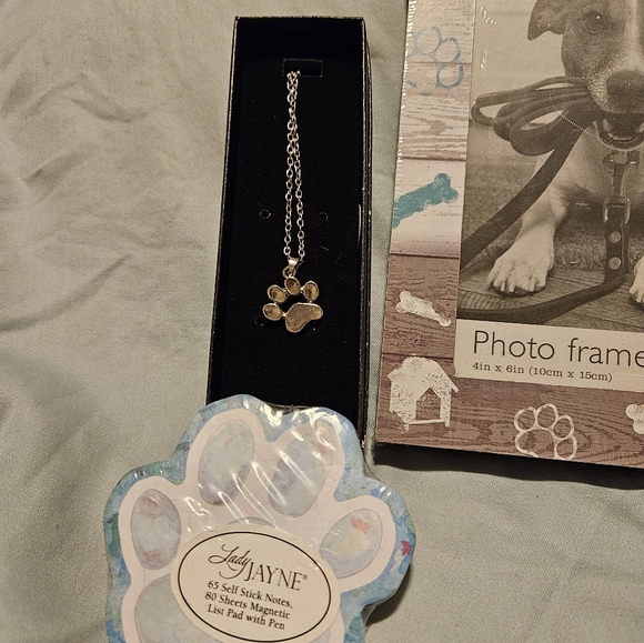 Dog decor & necklace bundle - Picture 7 of 14